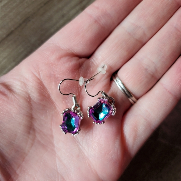 NWT Pink Iridescent Silver Tone Women's Drop Earrings - Picture 1 of 16